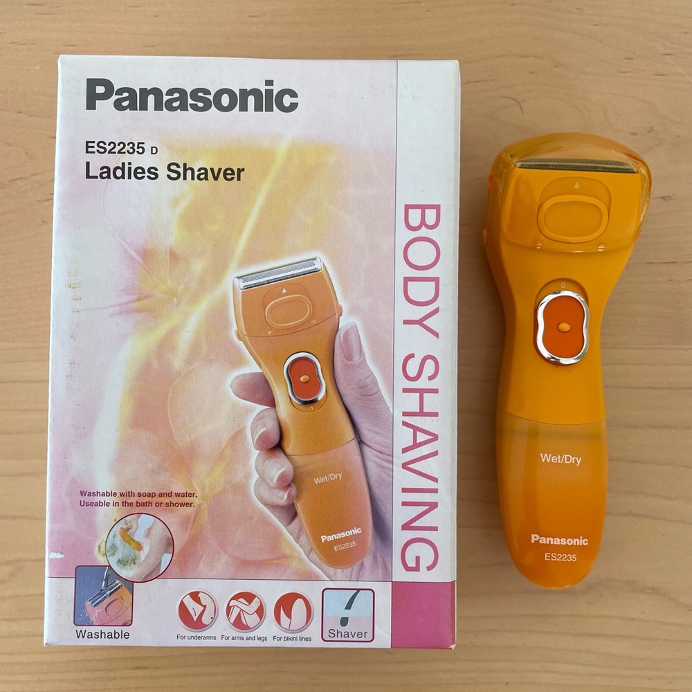 Panasonic ES2235 Wet / Dry Ladies Shaver in Orange colour